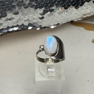 MOONSTONE STERLING SILVER RING sz 7